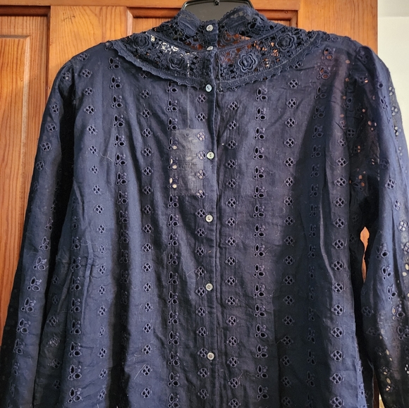 Doen Eyelet Blouse/Top in Navy Blue - Picture 8 of 12